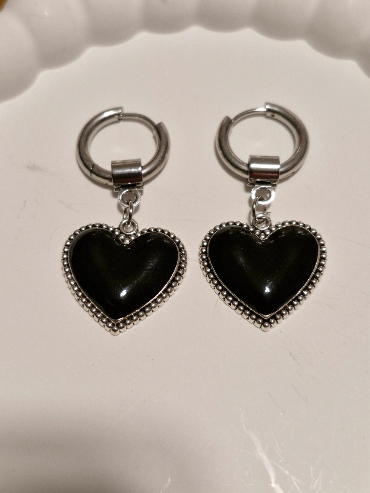 Κρικάκια Μαύρες Καρδιές